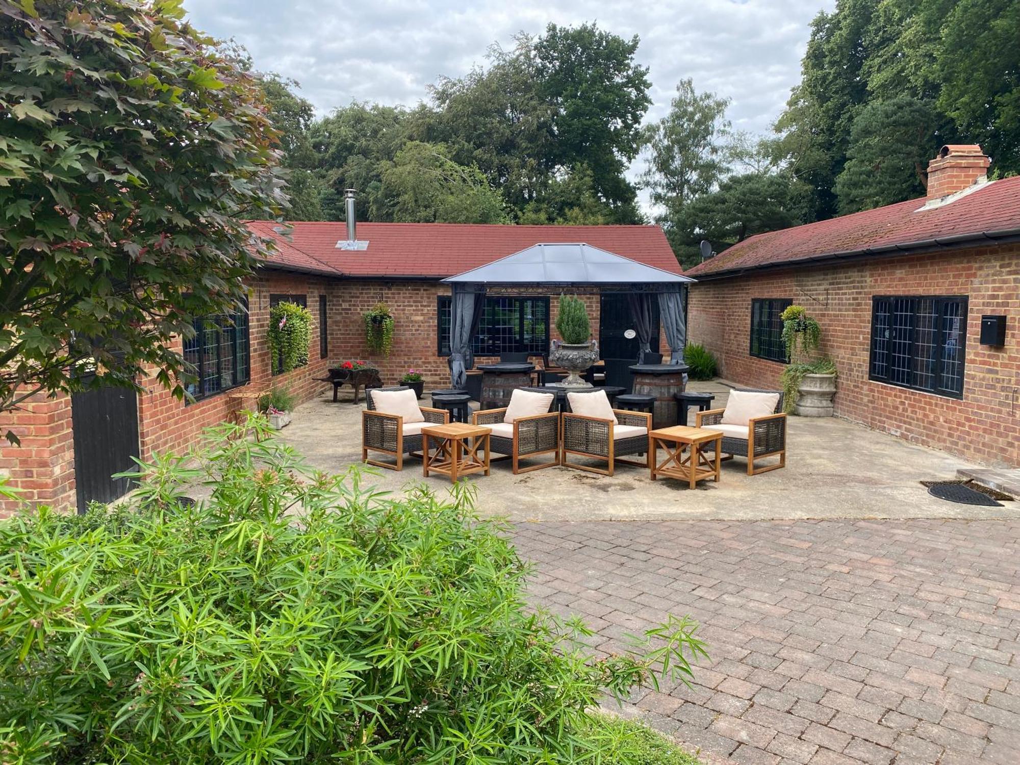The Garth Guest Suite Studio Cottage Lingfield Exterior photo